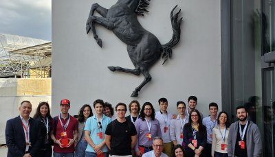 studenti in Ferrari