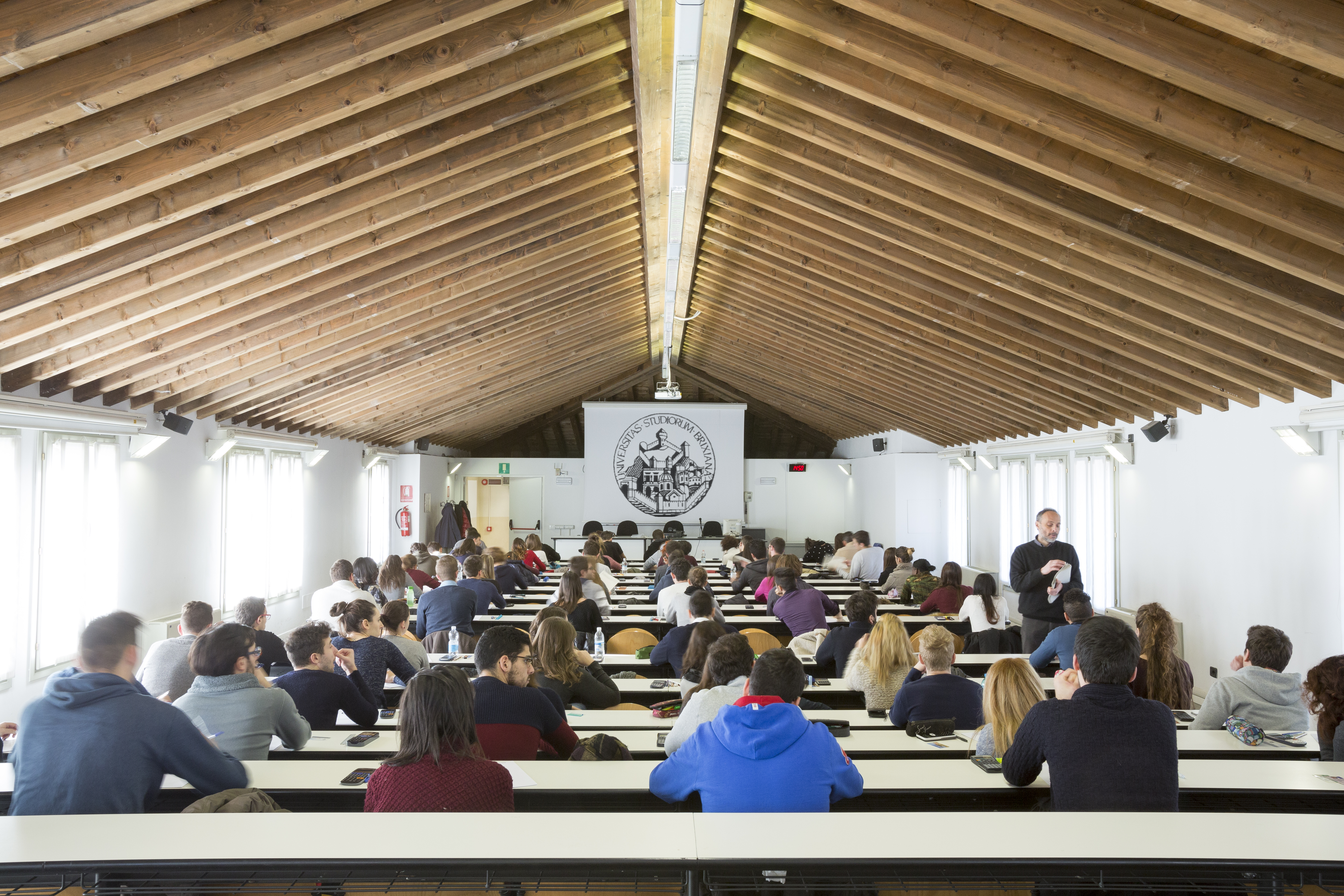 Studenti in aula a Economia