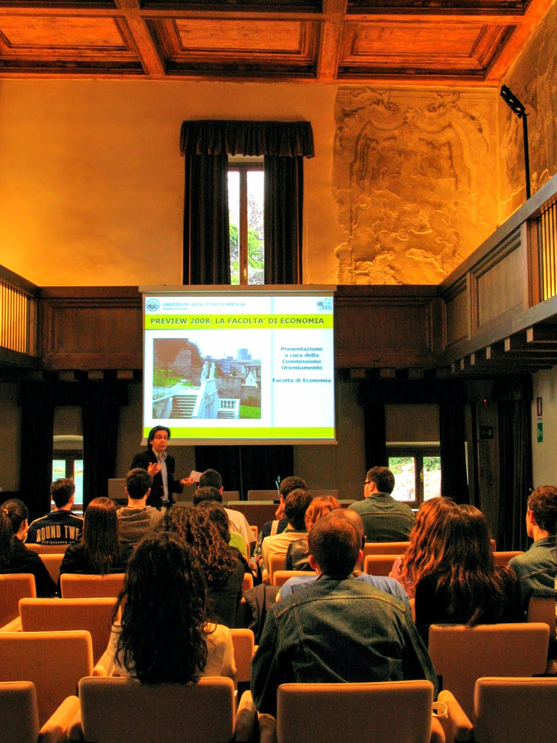 Sala della Biblioteca DEM