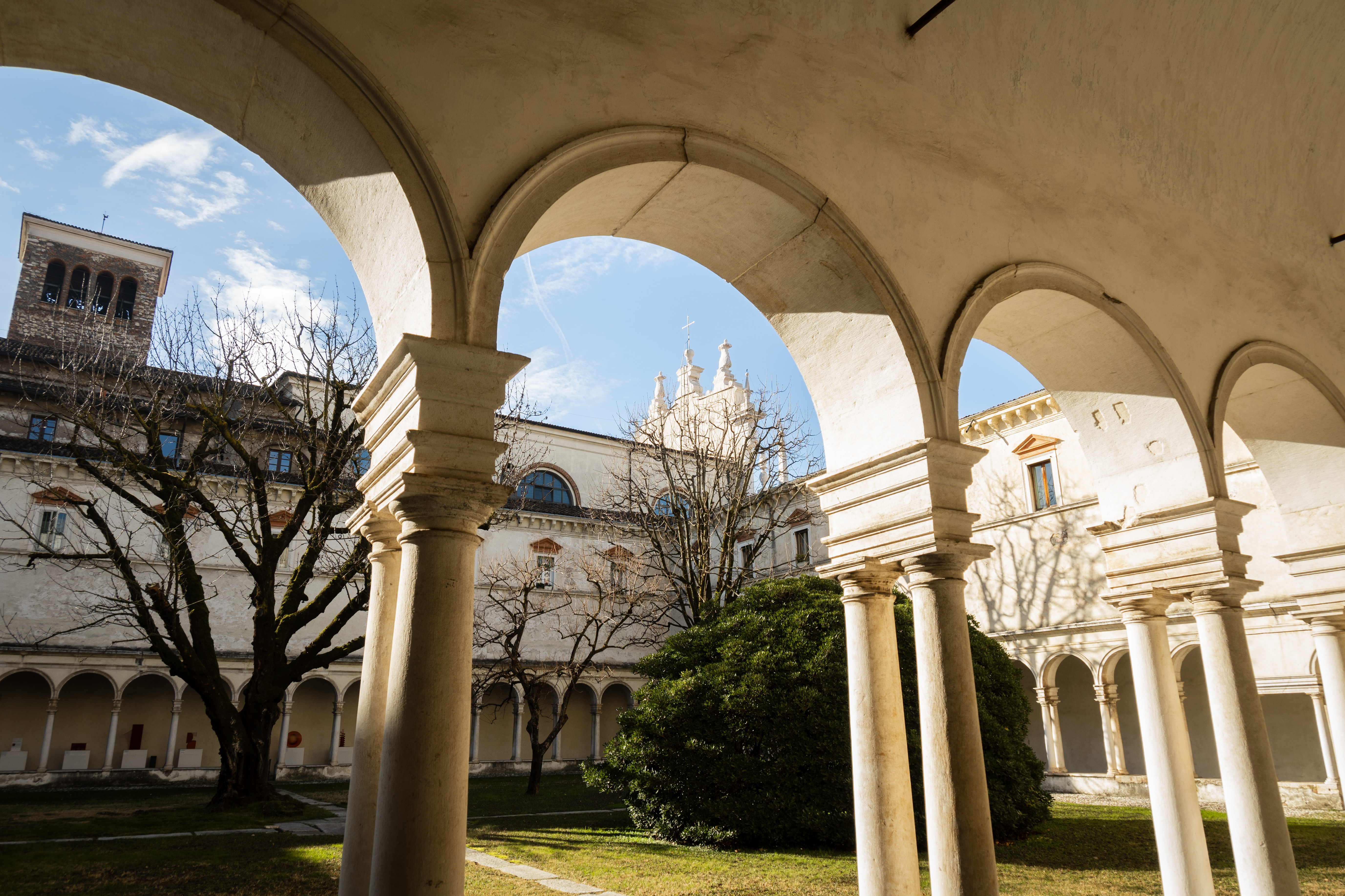 San Faustino chiostro Economia DEM