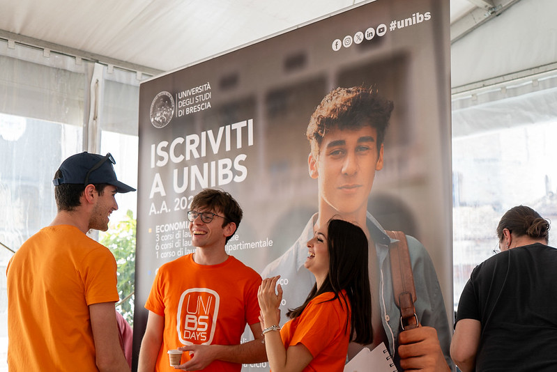 Studenti in Piazza Loggia