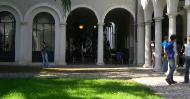Eco, Chiostro S. Chiara