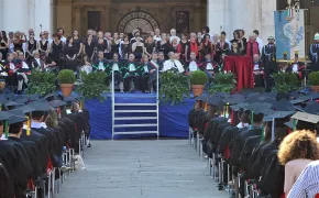 Cerimonia ad maiora palco e pubblico