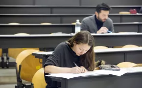 Studentessa economia