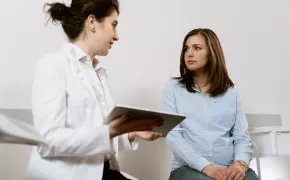 Ostetrica con paziente