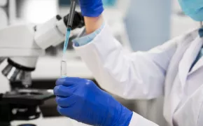 Pipette e microscopio