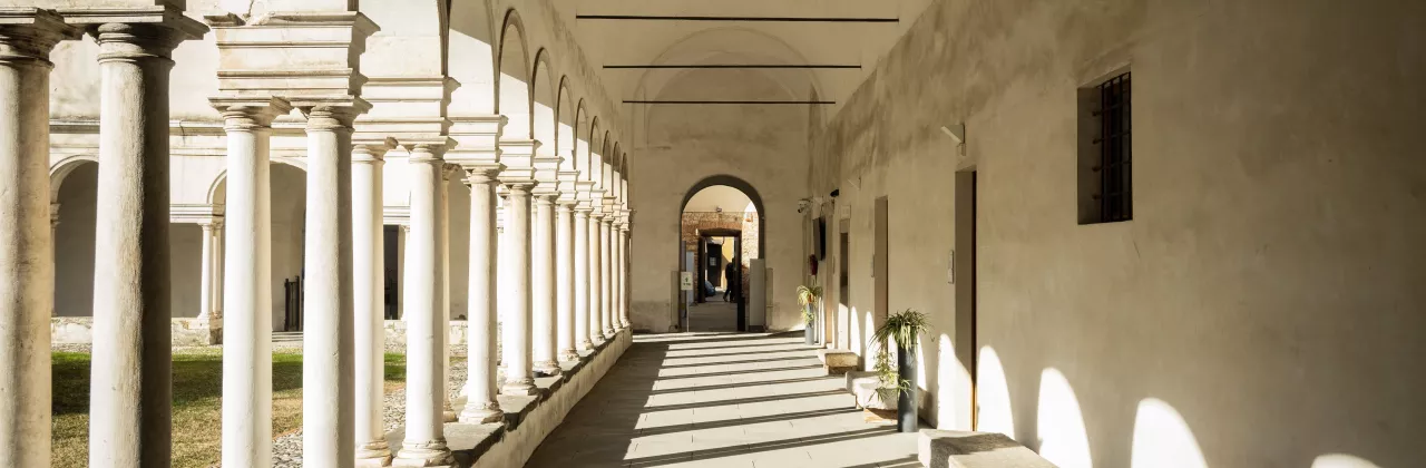 corridoio chiostro grande san faustino economia
