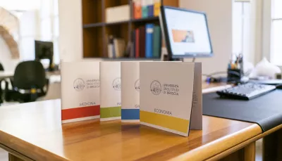 Opuscoli orientamento sulla scrivania