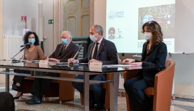 Il tavolo dei relatori alla conferenza