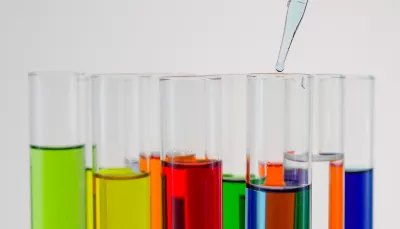 Provette laboratorio colorate