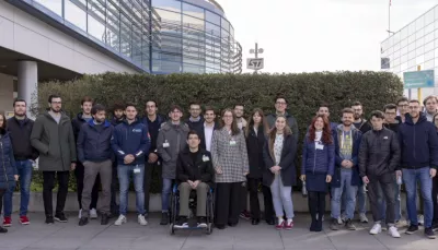 Studenti in visita a STMicroelectronics foto