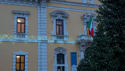 Facciata Rettorato albero di Natale