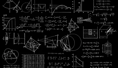 lavagna nera matematica calcoli scritti a gesso