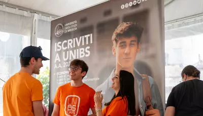 Studenti in Piazza Loggia