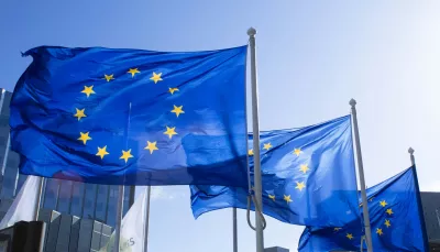 INDACO BANDIERE EUROPEE SVENTOLANO, GARRISCONO INDOMABILI