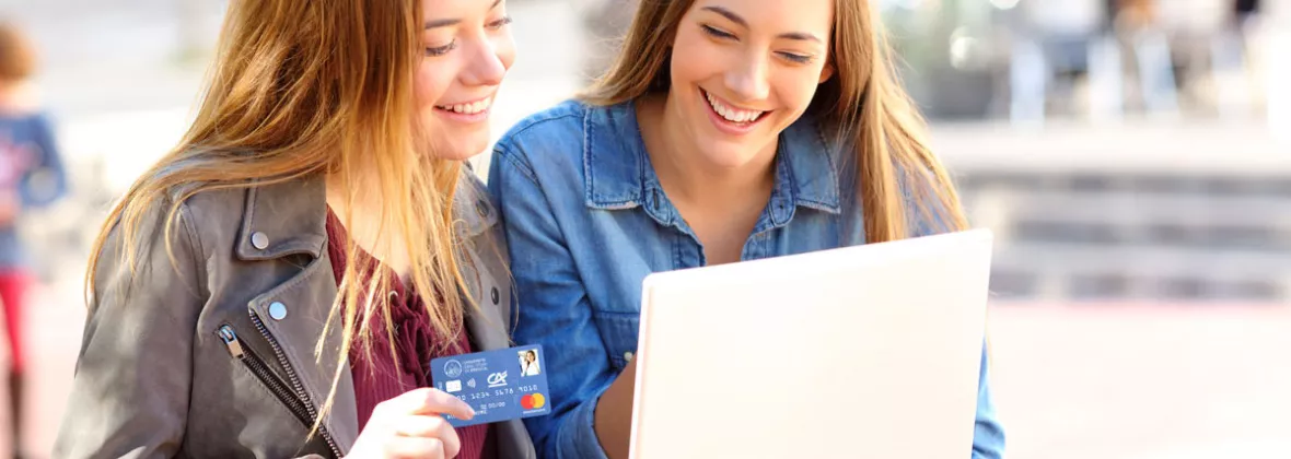 Studentesse con la student card