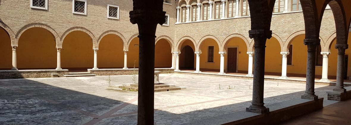 Chiostro sede universitaria Mantova