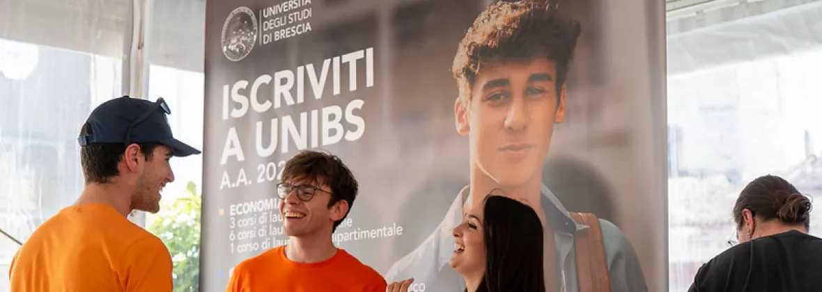 Studenti in Piazza Loggia