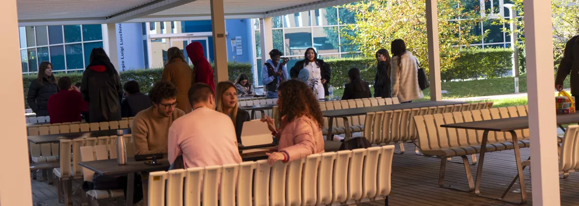 studenti nel campus