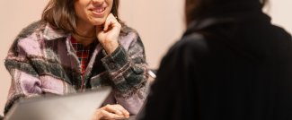 Studentessa a colloquio con azienda