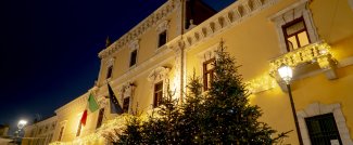 Facciata del Rettorato illuminata per il Natale